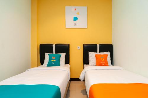 2 twin beds