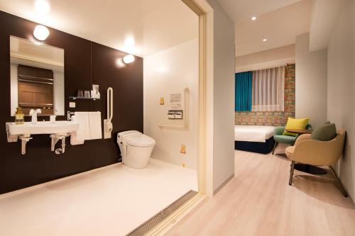 room detail thumbnail 1