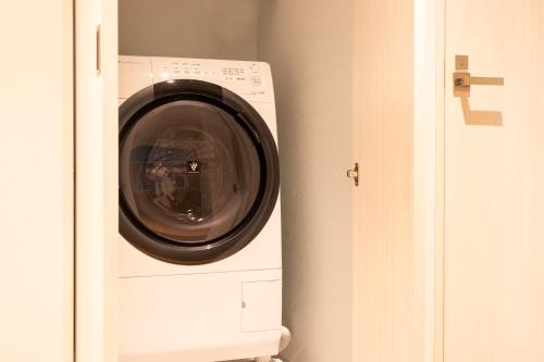 Karaksa Hotel Colors Tokyo Yaesu Room Type - Comfort Wide Twin Room