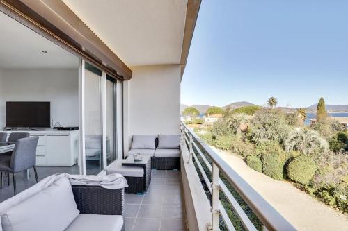 3 Rooms with Sea View Terraces in Peace - Location saisonnière - Saint-Tropez