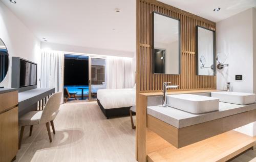 AKASHA Beach Hotel & Spa - image 4