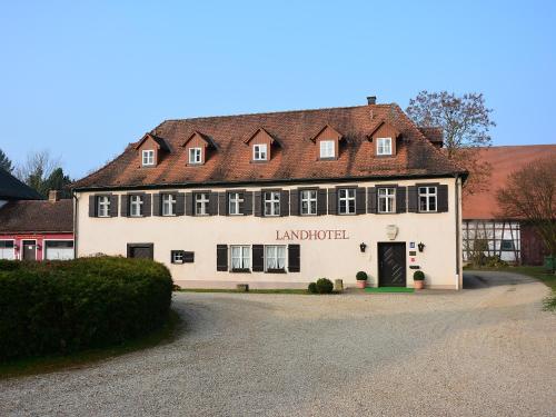 . Landhotel Schloss Buttenheim