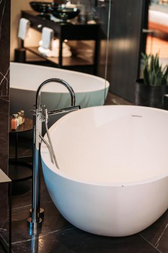 DO & CO Hotel München - image 5