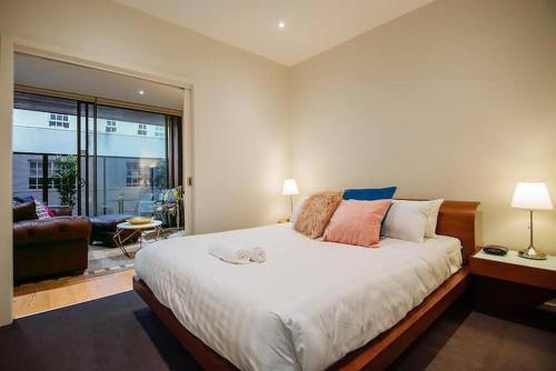 Lovely Apartment In Wonderful Windsor in Prahran