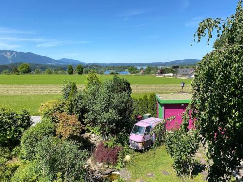 Extravagantes ganzes Haus am Staffelsee (DHH), Villa Kunterbunt