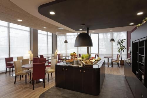 레스토랑, 캠퍼닐리 브로츠와프 (Campanile Hotel Wroclaw) in 우로클라우 서버브