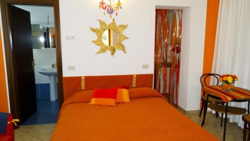 1 double bed, 1 twin bed
