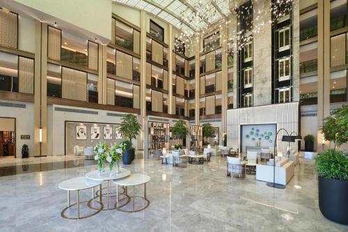 Lobby, Al Ain Rotana near Tawam Hospital