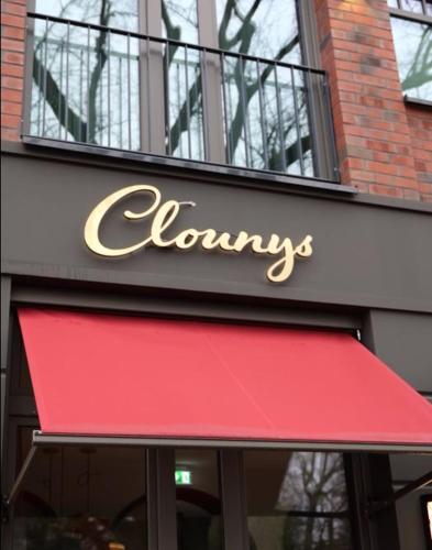 Clounys Hotel