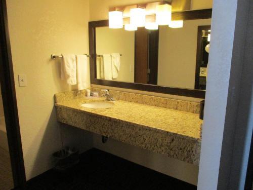 AmericInn by Wyndham Hayward - image 12