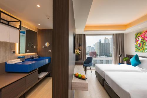 room detail thumbnail 1