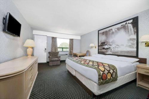 Super 8 by Wyndham Niagara Falls North