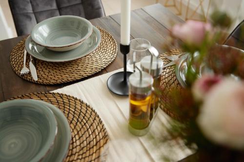 餐飲選擇, Ajko Homes - Design Apartment - Parkplatz - Balkon - Netflix - 6 Pers in 瓦爾多夫