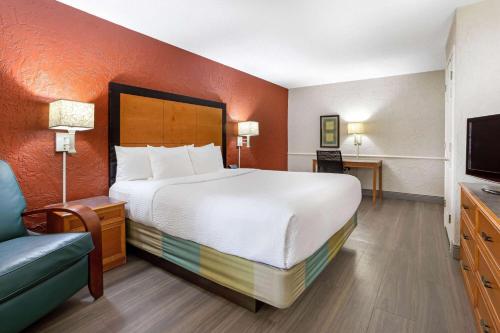 La Quinta Inn & Suites by Wyndham Tampa Bay Airport