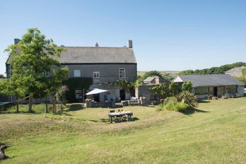 Rame Barton Guest House and Pottery