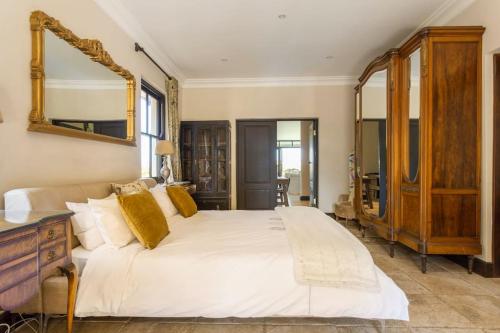 Alphen Drive Apartments - image 2