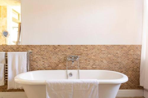 Alphen Drive Apartments - image 11