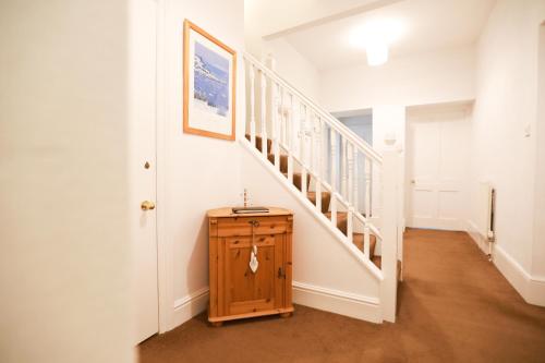 Woodside Oak hot tub & pool sleeps 4-6 in 拜德福德鎮中心