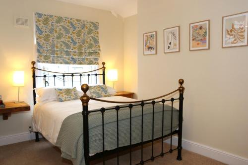 The Waves: Yorkshire Coast B&B Scarborough 