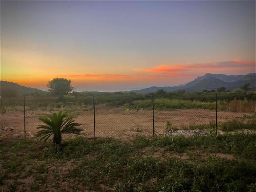 Appartement neuf avec jardin et vue panoramique mer montagnes baie de Calvi - Location saisonnière - Calenzana