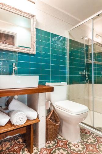 Double or Twin Room image 5