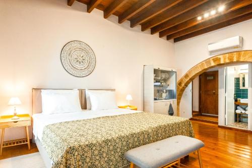 Double or Twin Room image 3