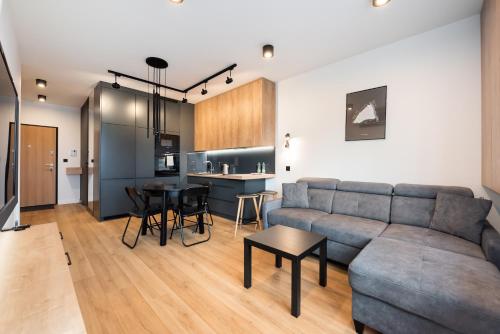 Żoliborz Obsidian Apartment by BookingHost, Warsaw