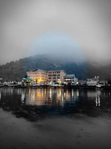 H.B.victoria Garden in Srinagar