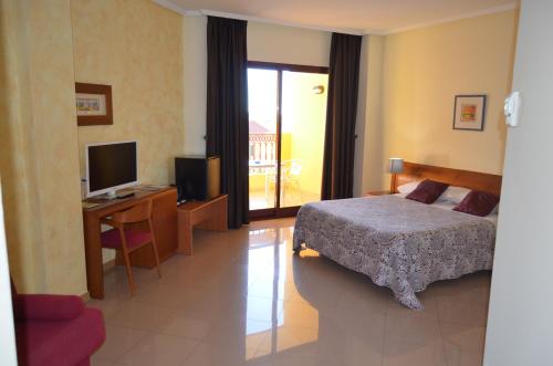 Hotel Playasol - image 7