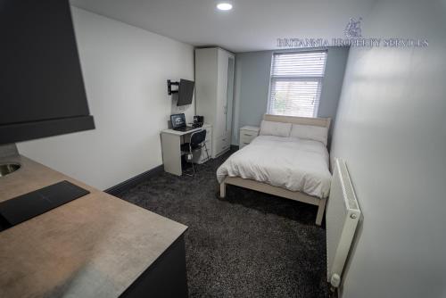 76 Bournbrook road Equipped studios near QE, Birmingham (photo 8)