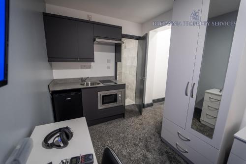 76 Bournbrook road Equipped studios near QE, Birmingham (photo 9)