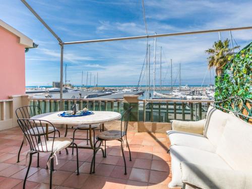 Apartment Ponente N-2 by Interhome