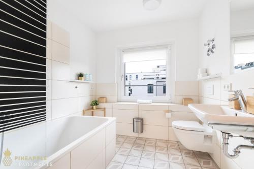 PINEAPPLE APARTMENTS - Zwinger VI - 98qm - 1x free parking, Dresden (Foto 11)
