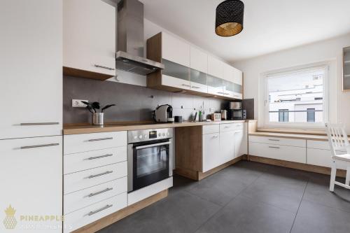 PINEAPPLE APARTMENTS - Zwinger VI - 98qm - 1x free parking, Dresden (Foto 7)
