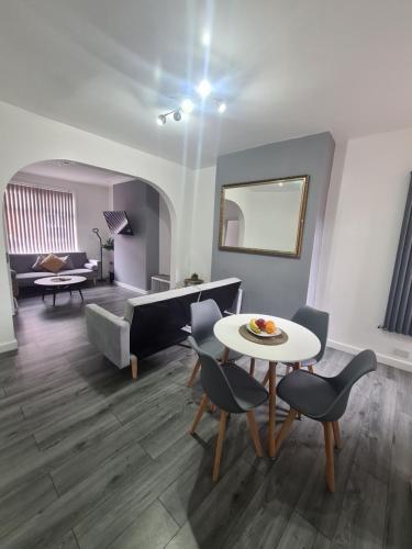 Lovely 2-bedroom house close to Media City., Manchester (fotografie 9)