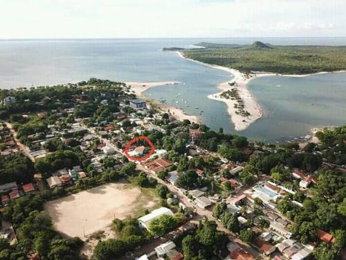 Alugamos Casa na Praia de Alter do Chão com 06 Suítes