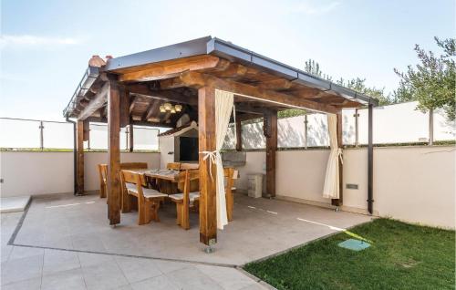 Gorgeous Home In Stobrec With Sauna