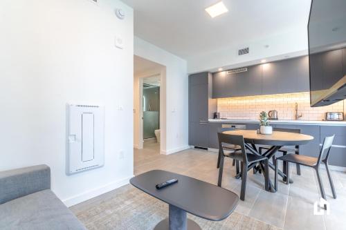 Studio with Balcony room in Downtown Miami Condos by Lua Host