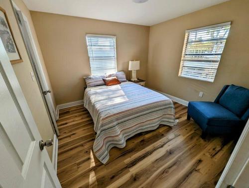 Modern & Comfy Lagoon Oasis - River Views - Parking in Titusville, USA