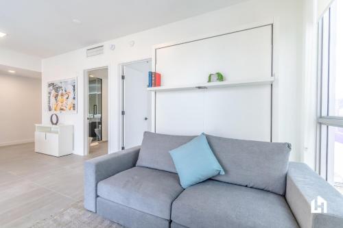 One-Bedroom Suite image 9