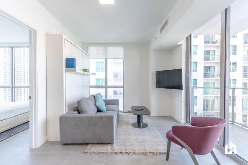 One-Bedroom Suite image 10