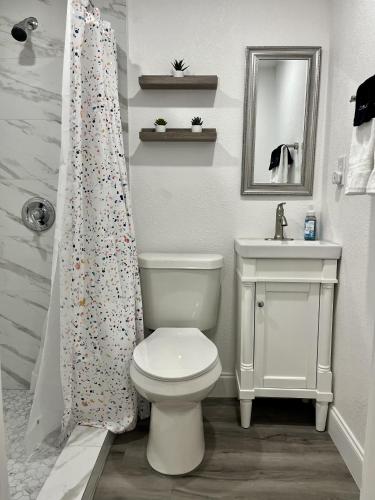 Bathroom, Close to Disney and the Beaches Full House 3/3 in Orlando