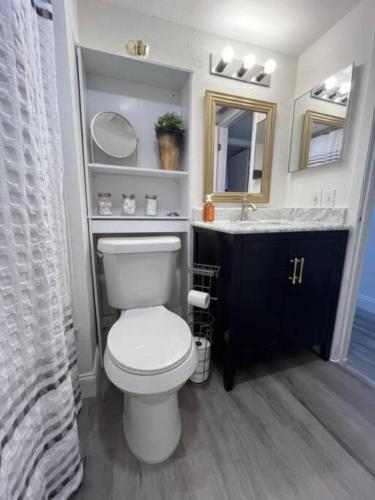 Bathroom, Close to Disney and the Beaches Full House 3/3 in Orlando