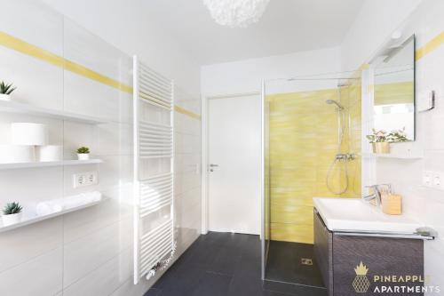 PINEAPPLE APARTMENTS - Zwinger II - 70qm - 1x free parking, Drážďany (fotografie 8)