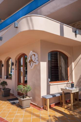 Minos Boutique Hotel