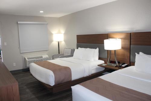 Quality Inn & Suites Near White Sands National Park