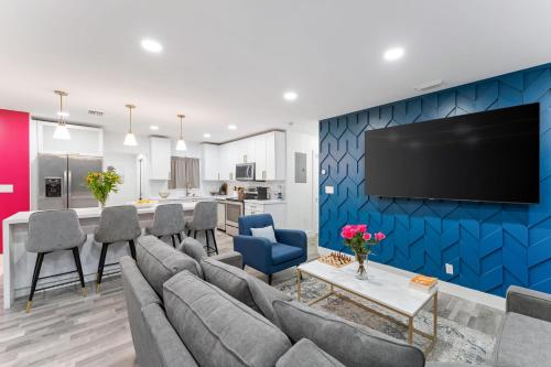 1.5 Miles from the Beach!