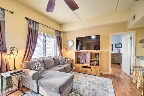 3 Mi to Sugar Mountain Resort Condo with Balcony! thumb 4
