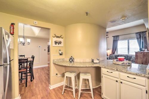 3 Mi to Sugar Mountain Resort Condo with Balcony! detail