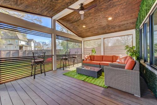 Modern Home with Yard 3 Mi to Uptown Charlotte! in Charlotte, USA